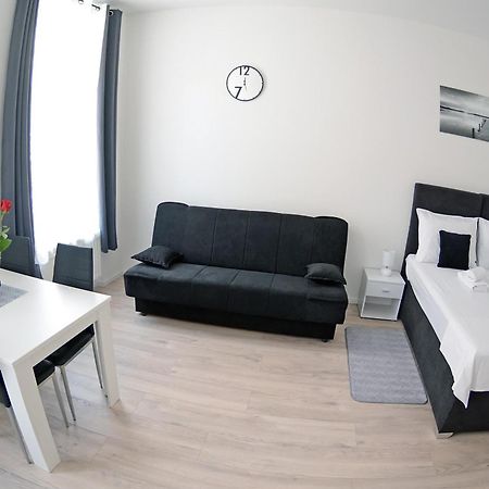 Virtus Apartments And Rooms With Free Private Parking Zagreb Rum bild