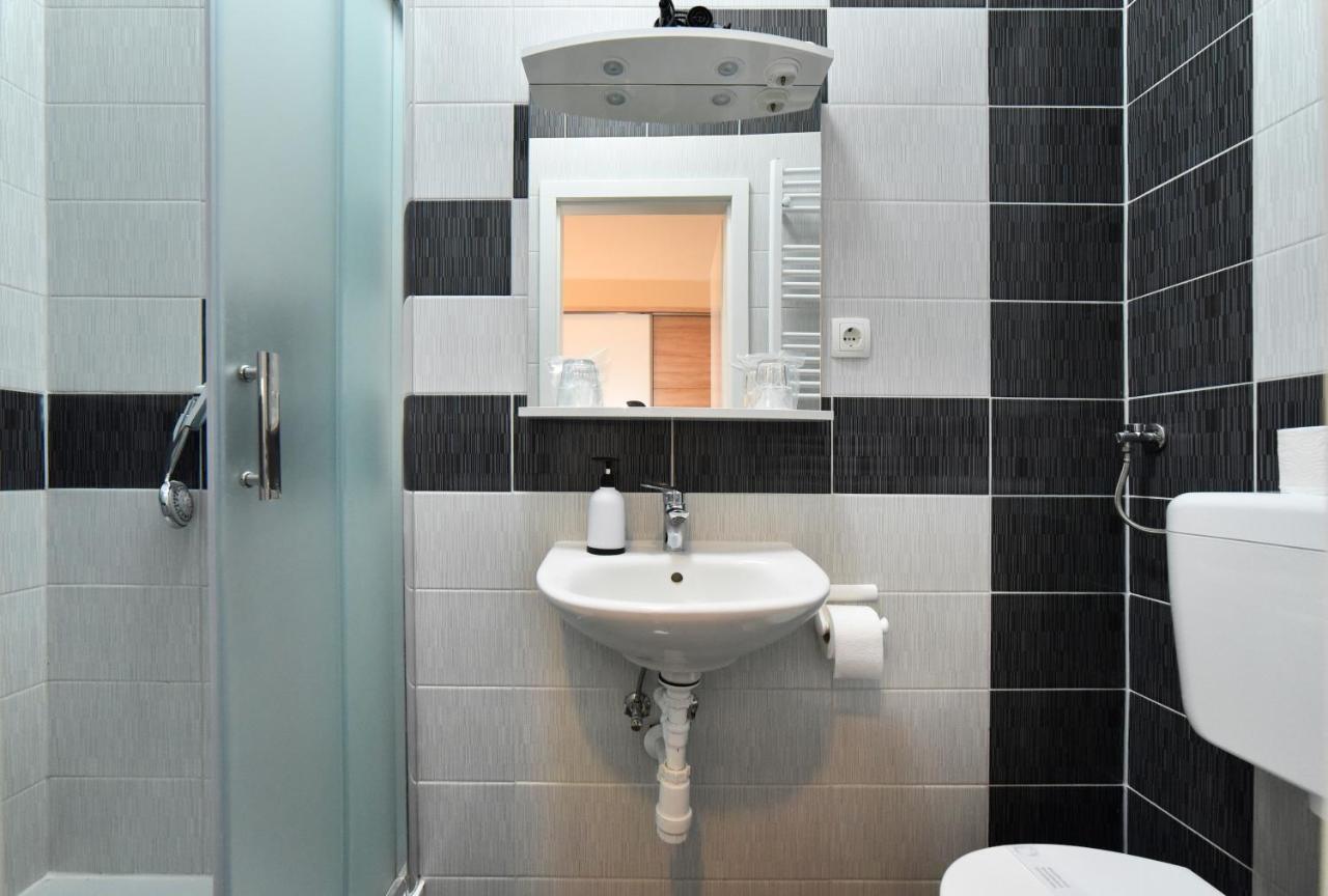 Virtus Apartments And Rooms With Free Private Parking Zagreb Exteriör bild