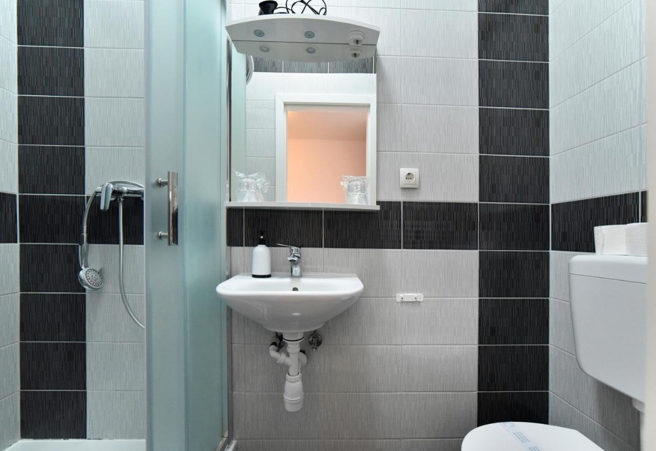 Virtus Apartments And Rooms With Free Private Parking Zagreb Exteriör bild