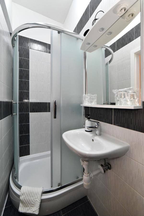 Virtus Apartments And Rooms With Free Private Parking Zagreb Exteriör bild
