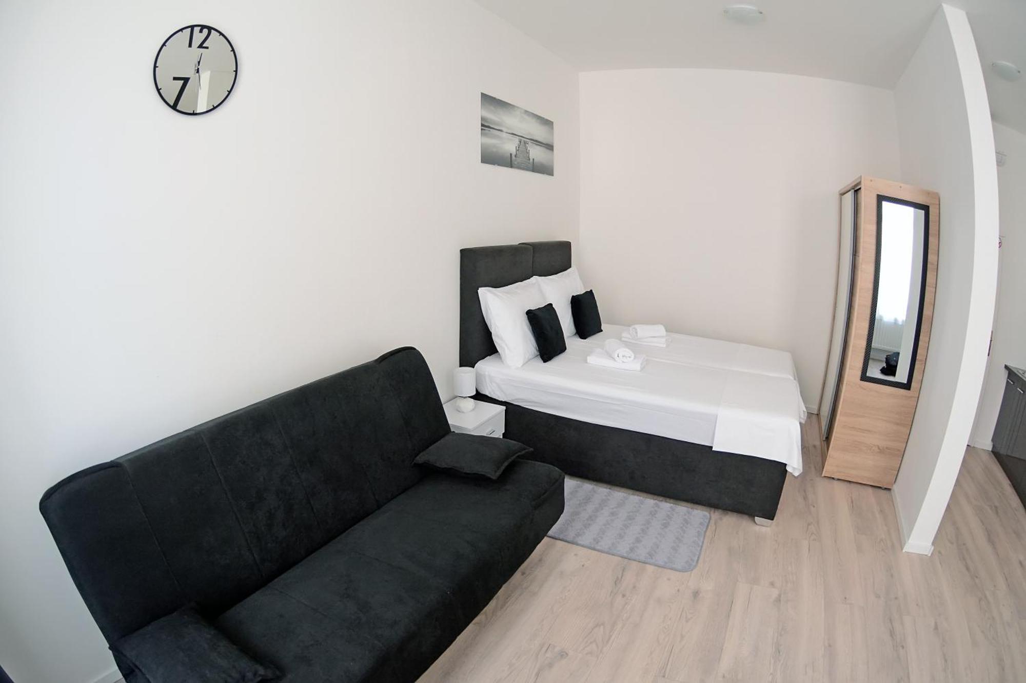 Virtus Apartments And Rooms With Free Private Parking Zagreb Rum bild
