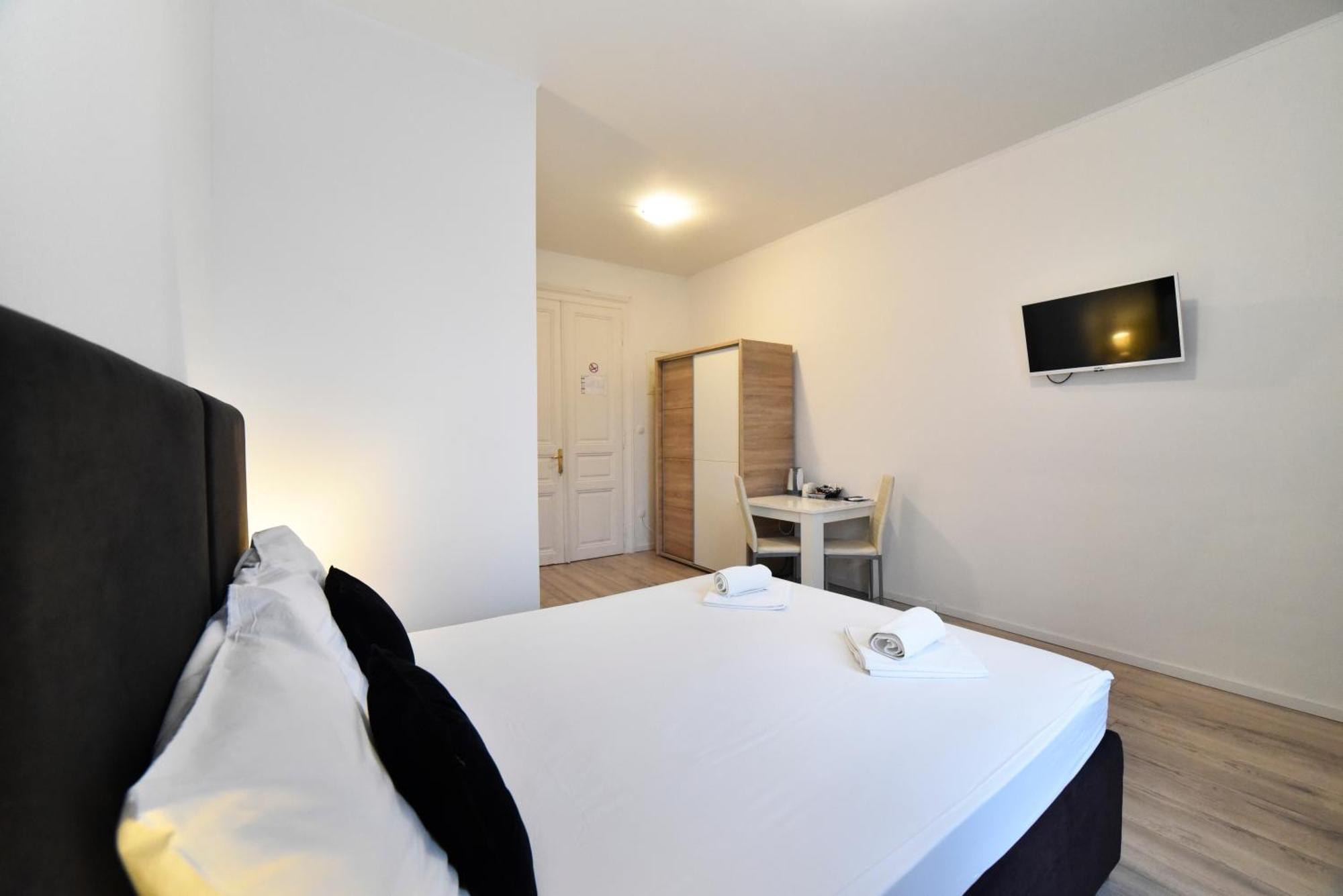 Virtus Apartments And Rooms With Free Private Parking Zagreb Exteriör bild